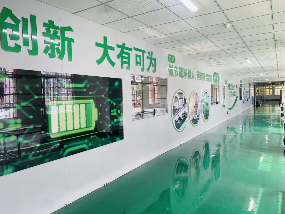 首批充电桩产品下线！jinnianhui今年会新能源跑出发展“加速度”