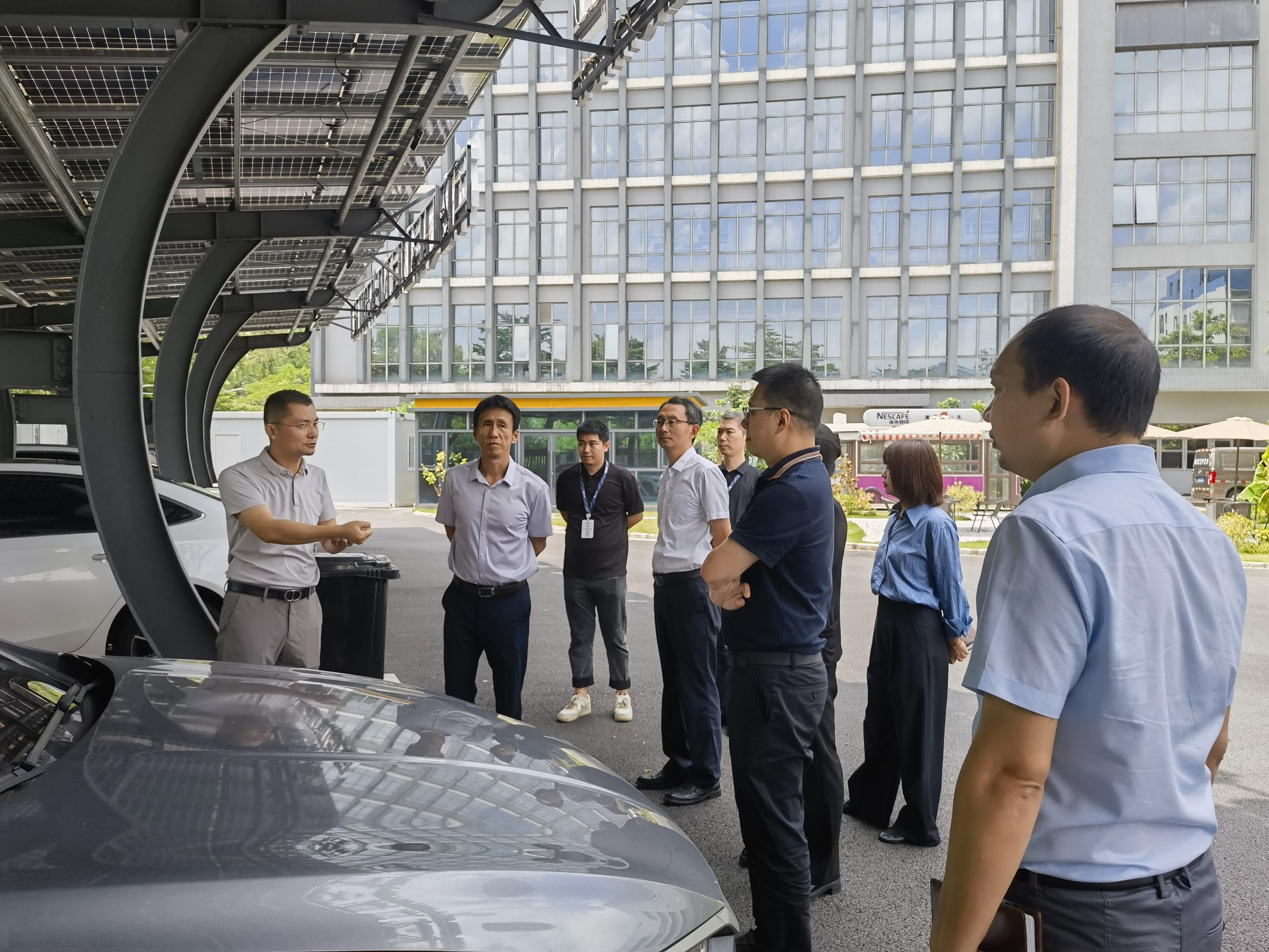 深物业集团一行莅临jinnianhui今年会考察交流，共筑“绿色低碳”新篇章